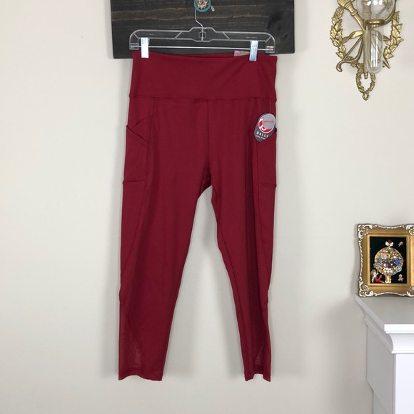 Bally Pants - NWT Capri Workout Leggings Bally Pants - NWT Capri Workout Leggings